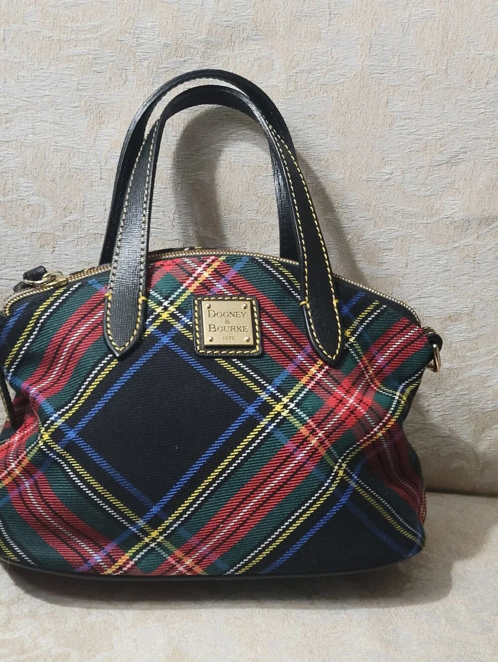 DOONEY  BOURKE SATCHEL EUC